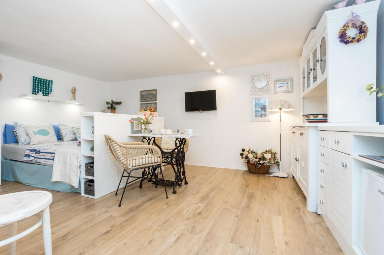 Charming Studio Apartment At House Rustica With Terrace And Nearby Parking Punat Bagian luar foto