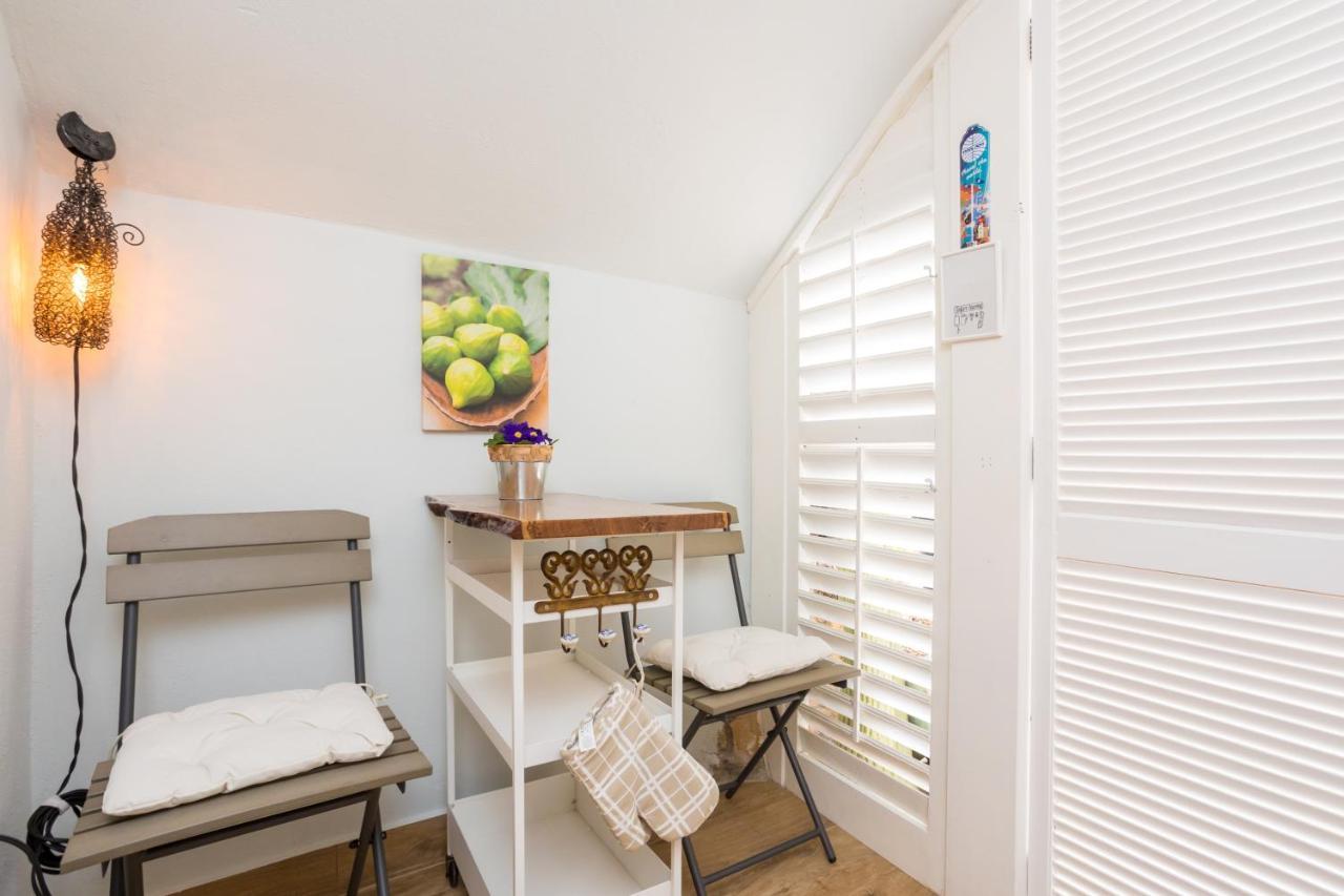Charming Studio Apartment At House Rustica With Terrace And Nearby Parking Punat Bagian luar foto
