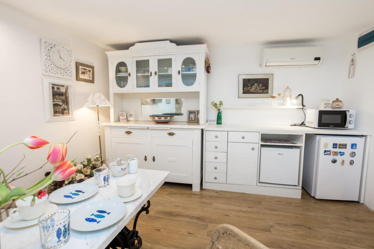 Charming Studio Apartment At House Rustica With Terrace And Nearby Parking Punat Bagian luar foto